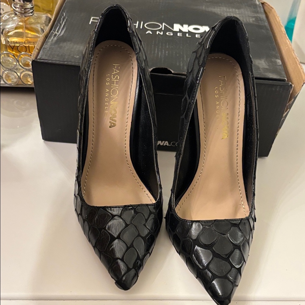 Fashion Nova Black Textured Heels - Picture 2 of 5